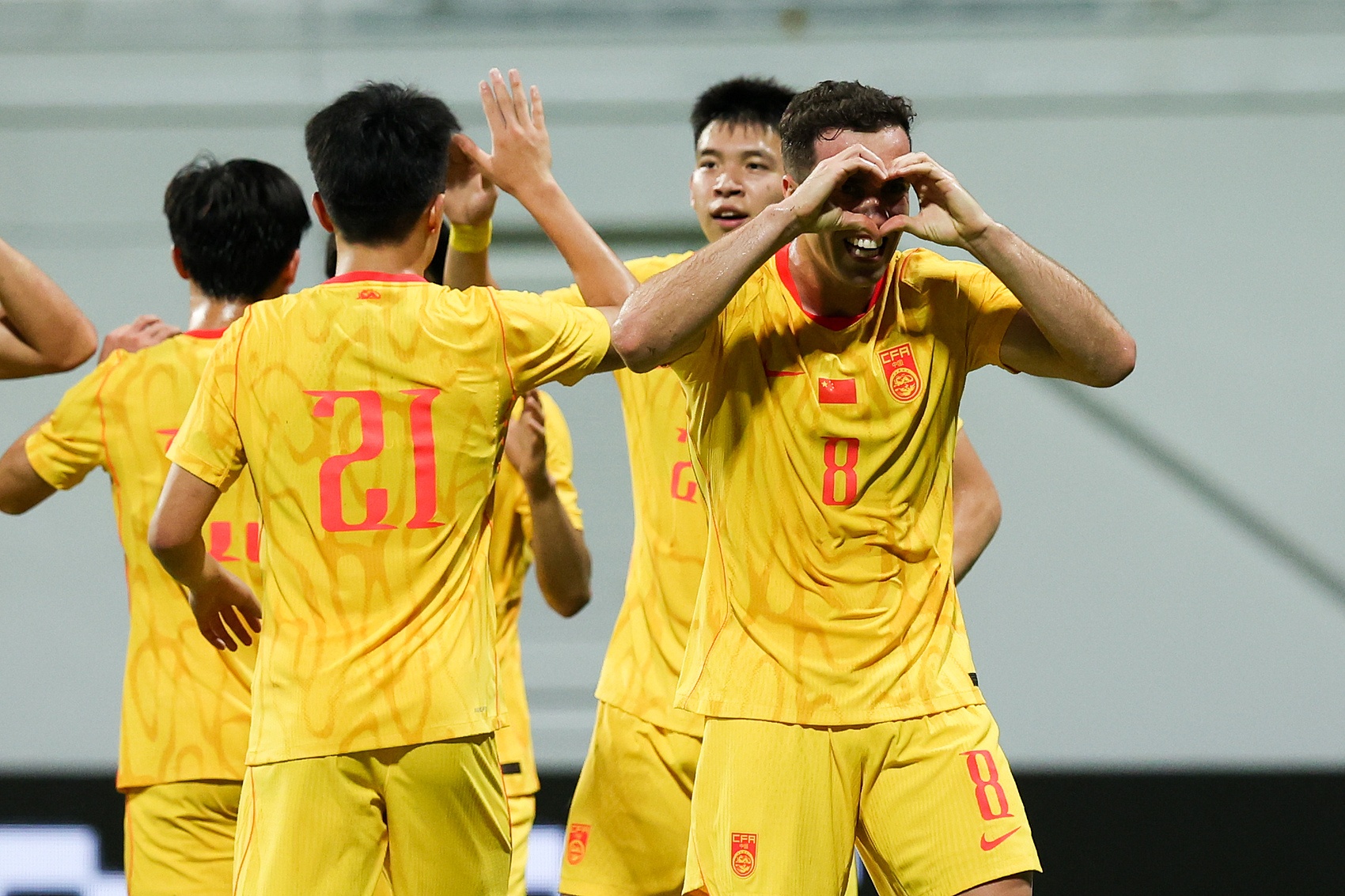 国足2-1新加坡收获3.25分 邵佳一验阵+武磊百场双赢
