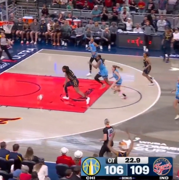 WNBA教科书式时间管理:波士顿放弃空篮引解说暗讽福克斯 WNBA教科书式时间管理:波士顿放弃空篮引解说暗讽福克斯